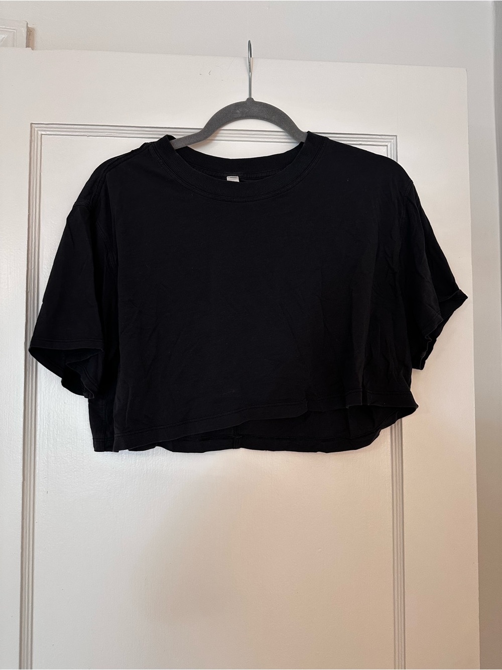lululemon athletica Black Cropped Crew Tee